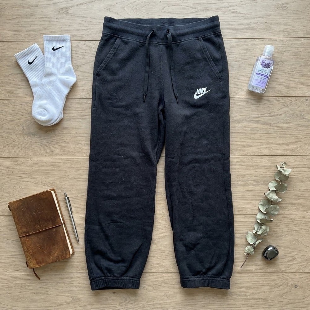 Nike Sportswear Essential Fleece Joggers Black Sweatpants Small Embroidered Logo